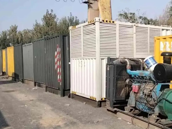 津市200KW柴油发电机机组每小时油耗是多少?